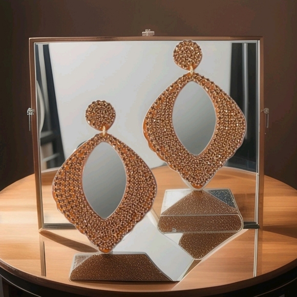 NWT Chicos Shimmery Moroccan Gold Drop Hoop Earrings - Picture 6 of 10